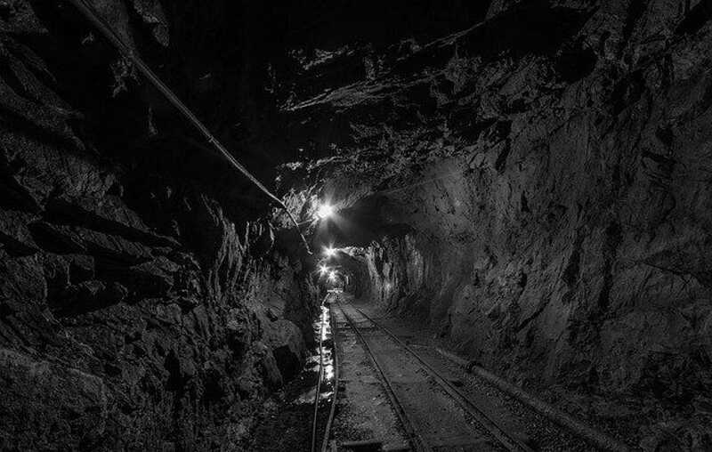 В Кемеровской области приостановили добычу на одной из крупнейших шахт из-за финансовых трудностей