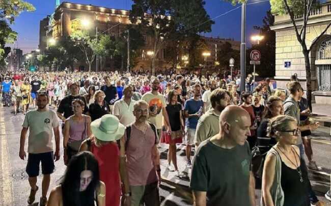 В Белграде прошли массовые акции против строительства литиевого рудника