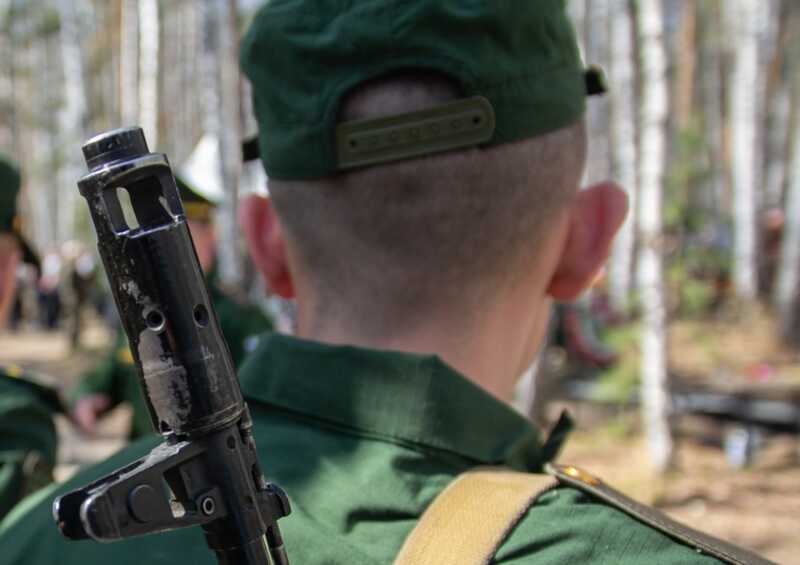 Продолжаются поиски срочника, сбежавшего с военных стрельбищ в Подмосковье