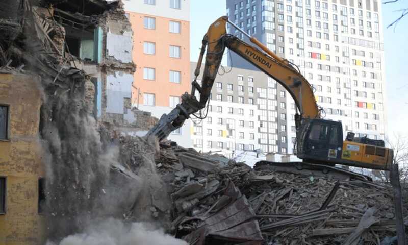 В Екатеринбурге сносят защитные сооружения ради строительства новых жилых домов