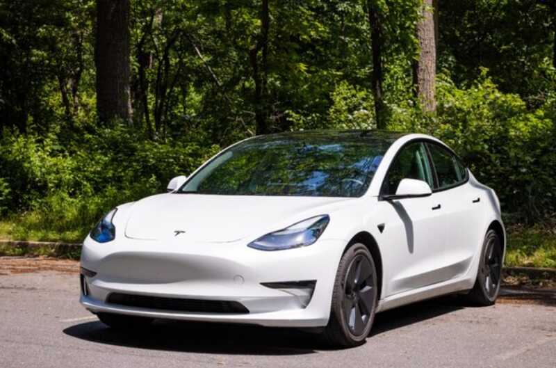 Tesla приостановила продажи Model 3 в США