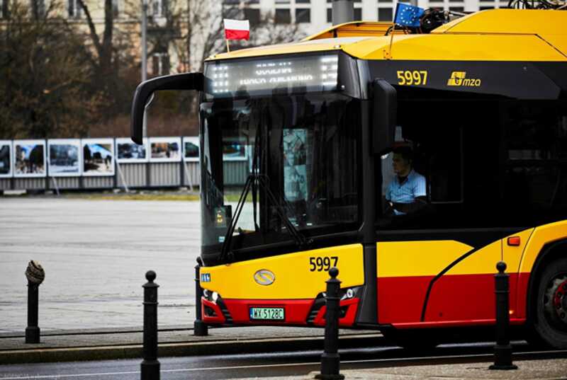 В Варшаве водитель высадил пассажиров из автобуса после того, как получил замечание