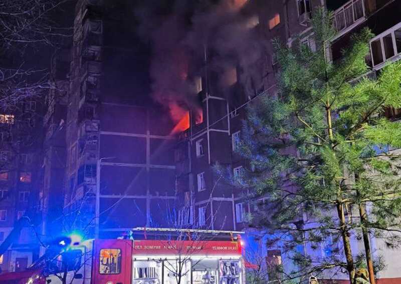 В результате массированной атаки беспилотников на Курск погибла женщина