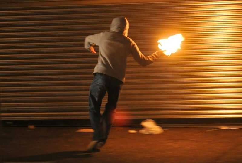 В России увеличилось количество случаев, когда подростков вербуют для совершения поджогов