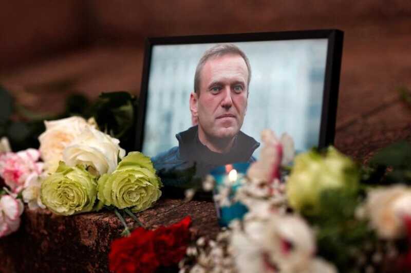 Полиция задержала участников мероприятия в память о Навальном в Новосибирске