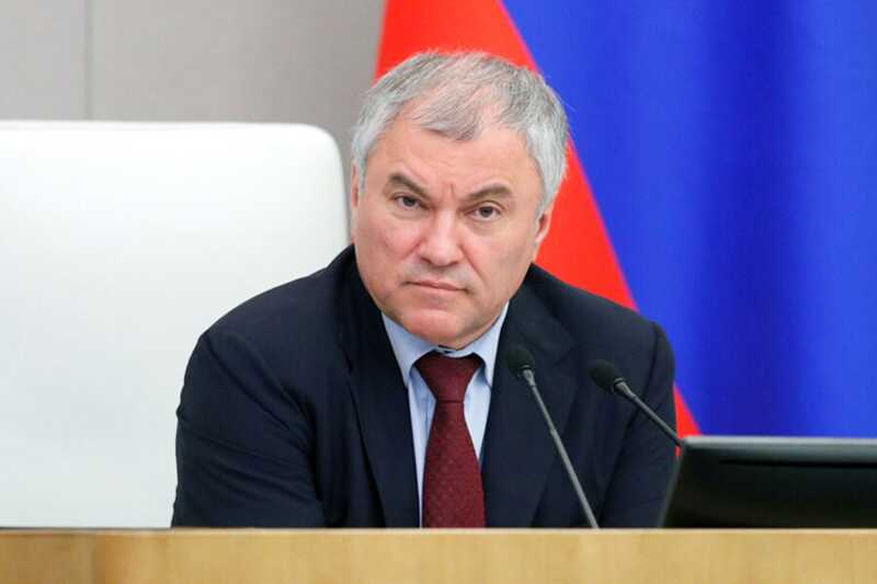 Володин обвинил Зеленского в преступлениях против гражданского населения и незаконных действиях