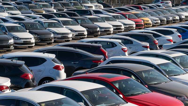 В России зарегистрировано рекордное сокращение продаж новых автомобилей