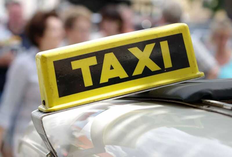 В Москве женщина-таксистка ударила пассажирку кулаками после просьбы сделать музыку потише