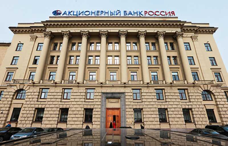 Банк «Россия» управляет «Массандрой»: культурное наследие распродается за бесценок